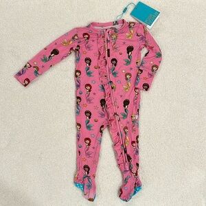 Posh peanut mermaid footsie